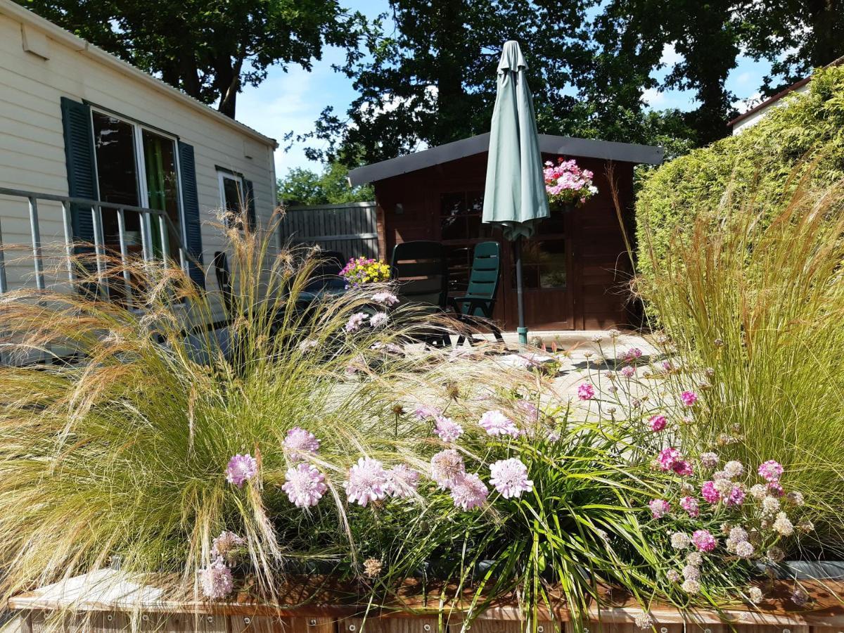 Chalet 15 "De Tien Heugten" Vakantiepark Schoonloo Exterior photo